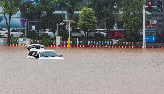 暴雨是怎么形成的